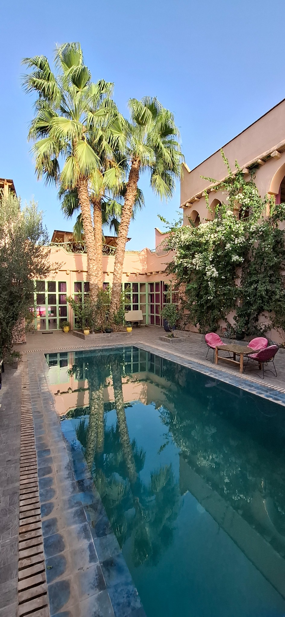 Piscine et patio du Riad Mozaik